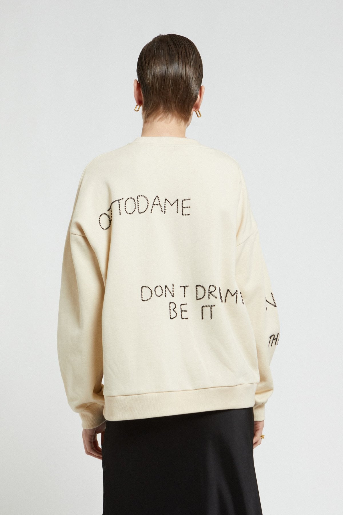 Sweatpullover with sequin embroidery