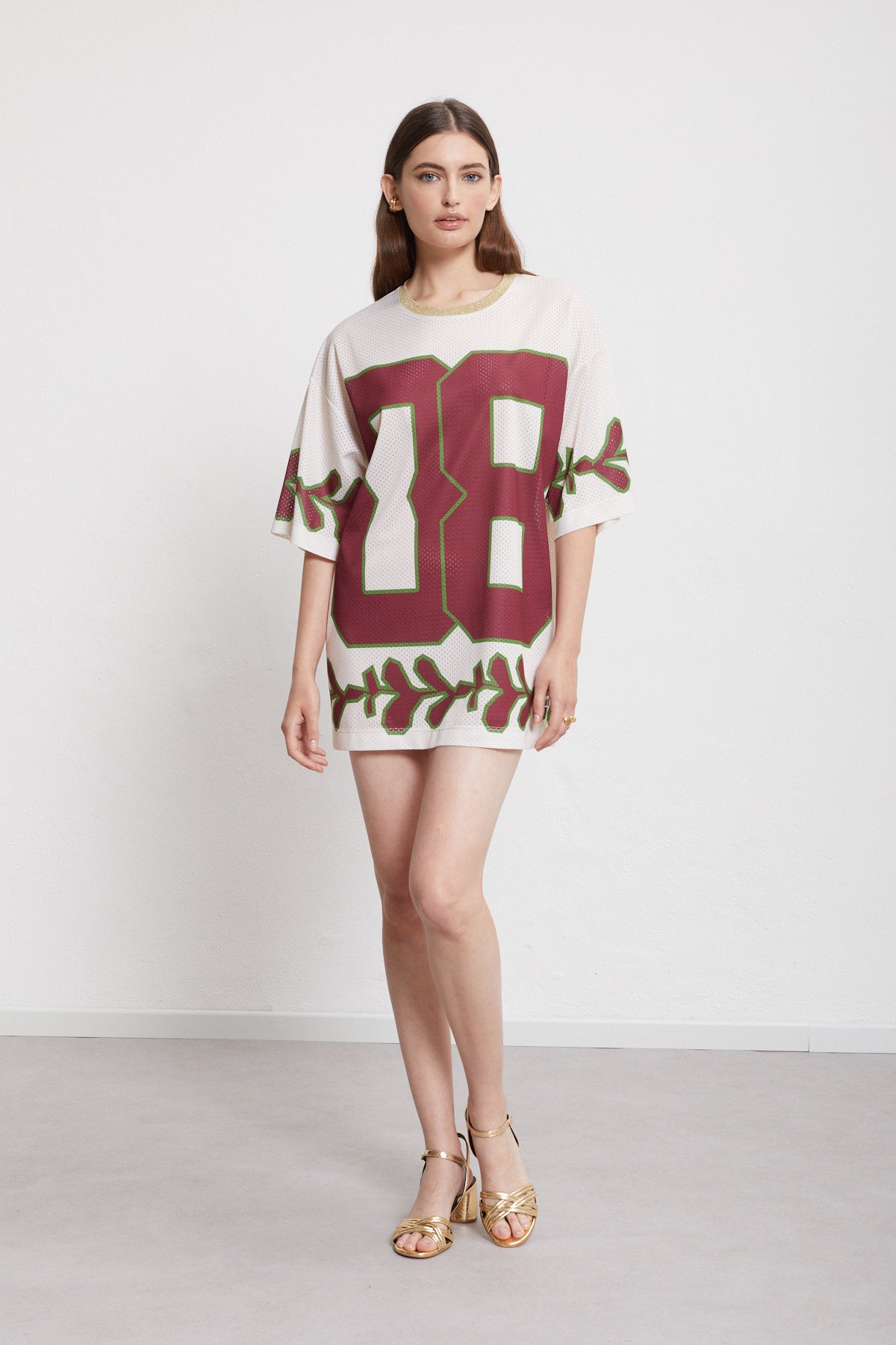 Over size printed T-shirt with contrast coller,sporty inspiration