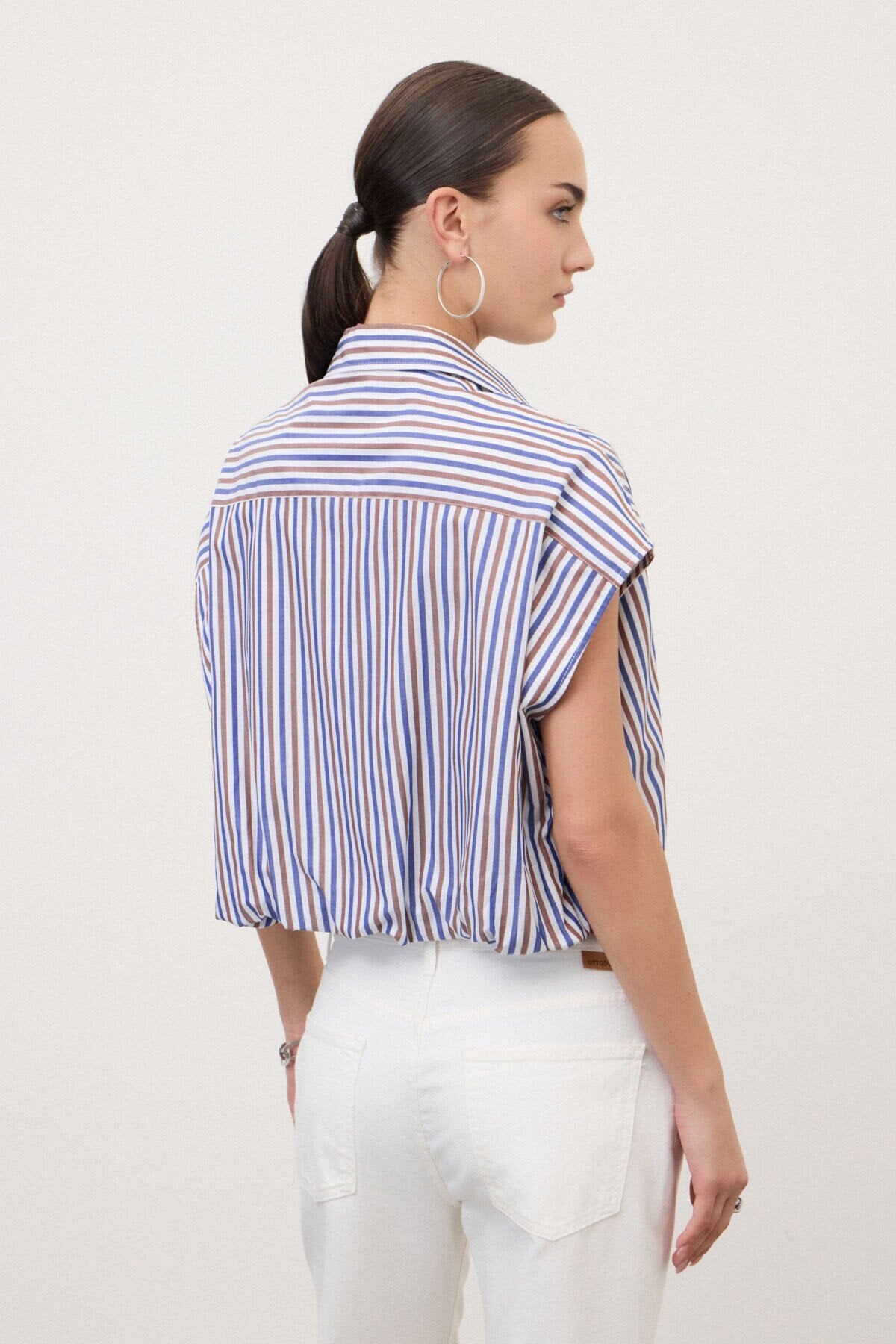 Cropped balloon-effect shirt
