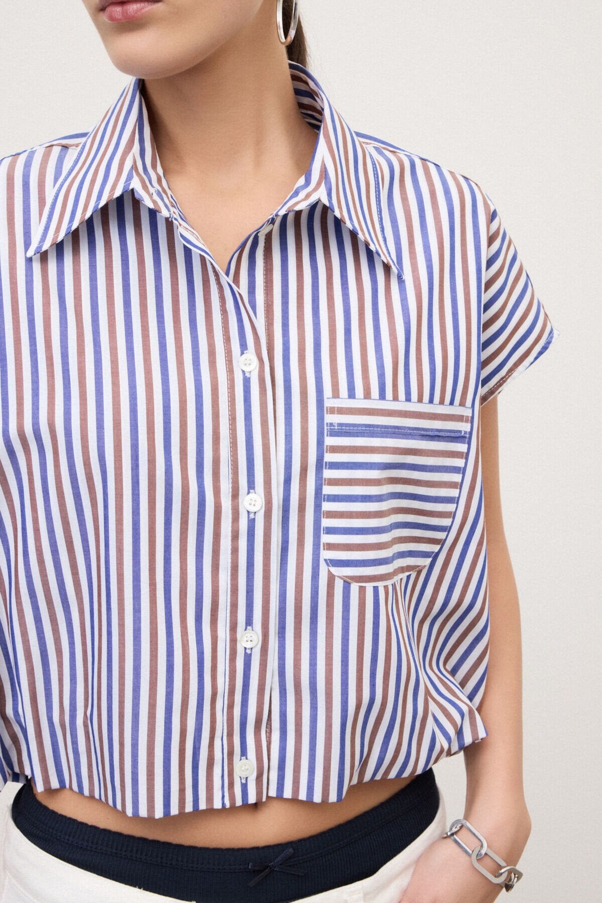 Cropped balloon-effect shirt
