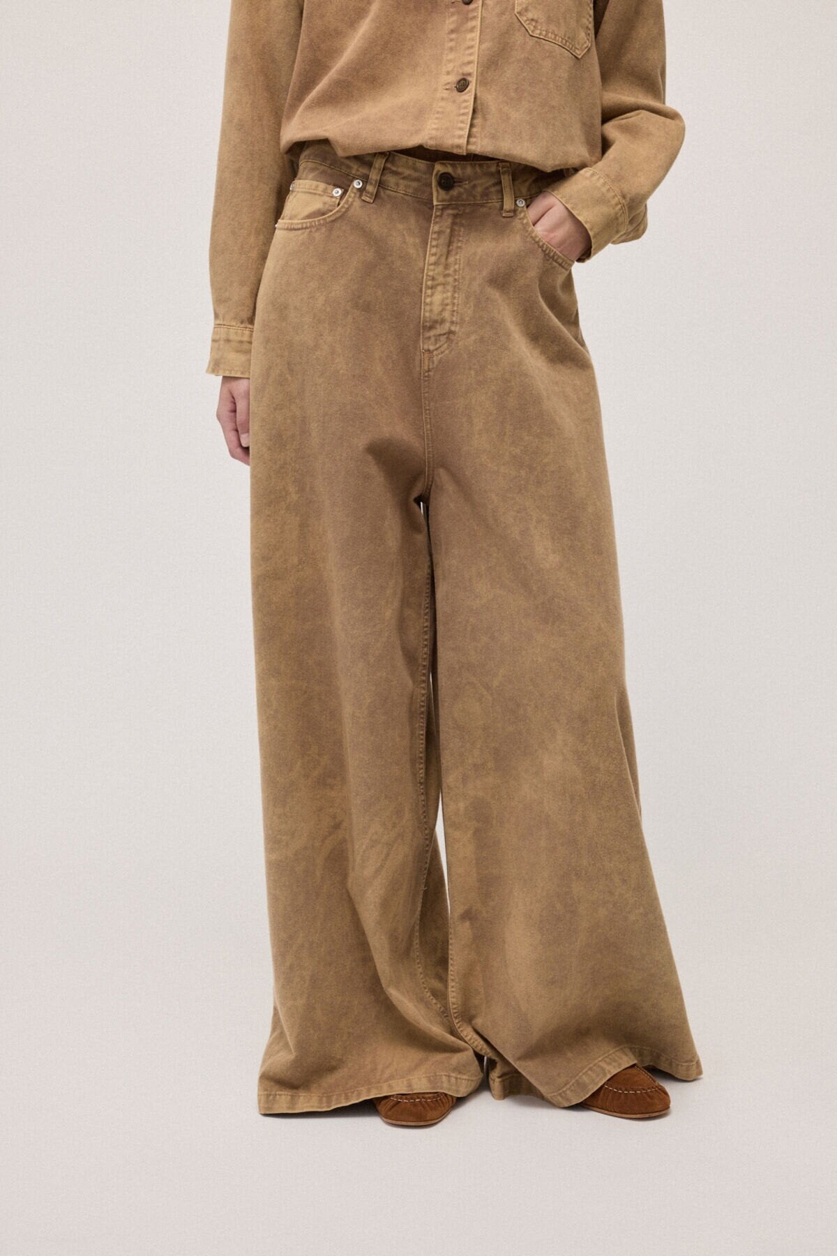 Super wide relaxed jeans