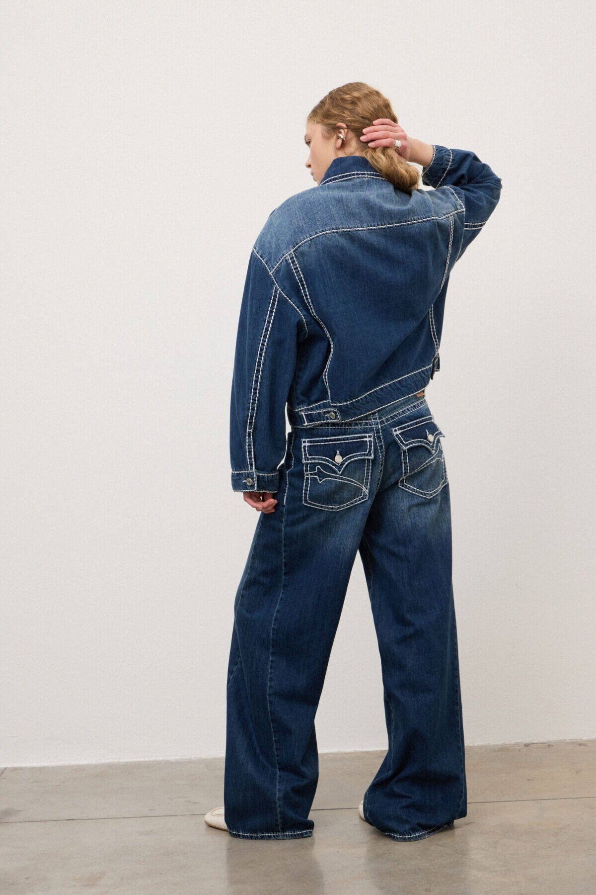 Wide-leg jeans