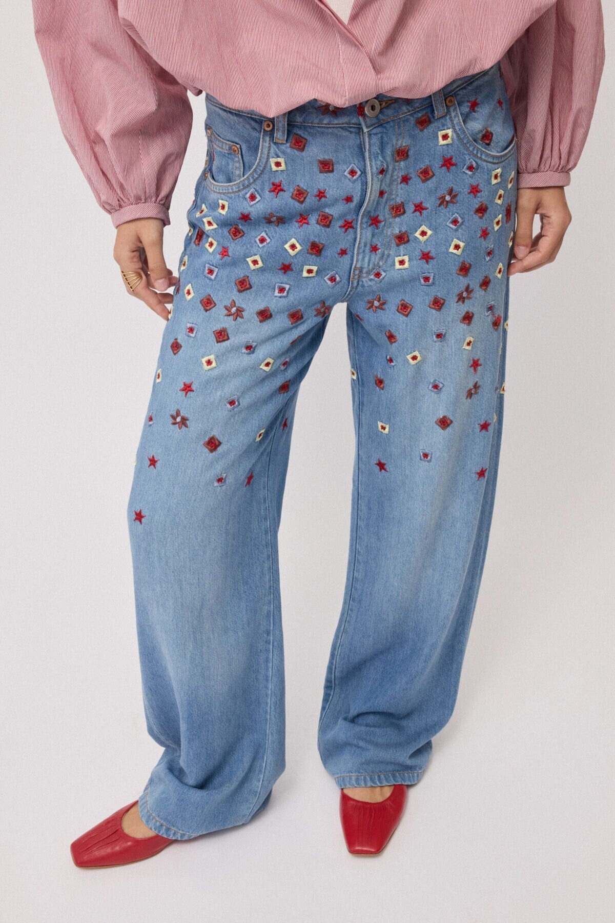 Embroidered full leg jeans