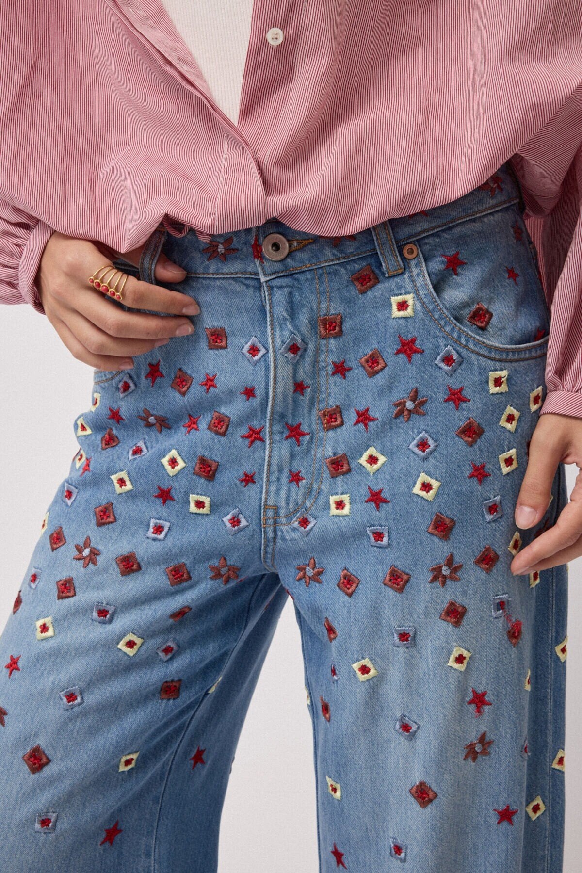 Embroidered full leg jeans