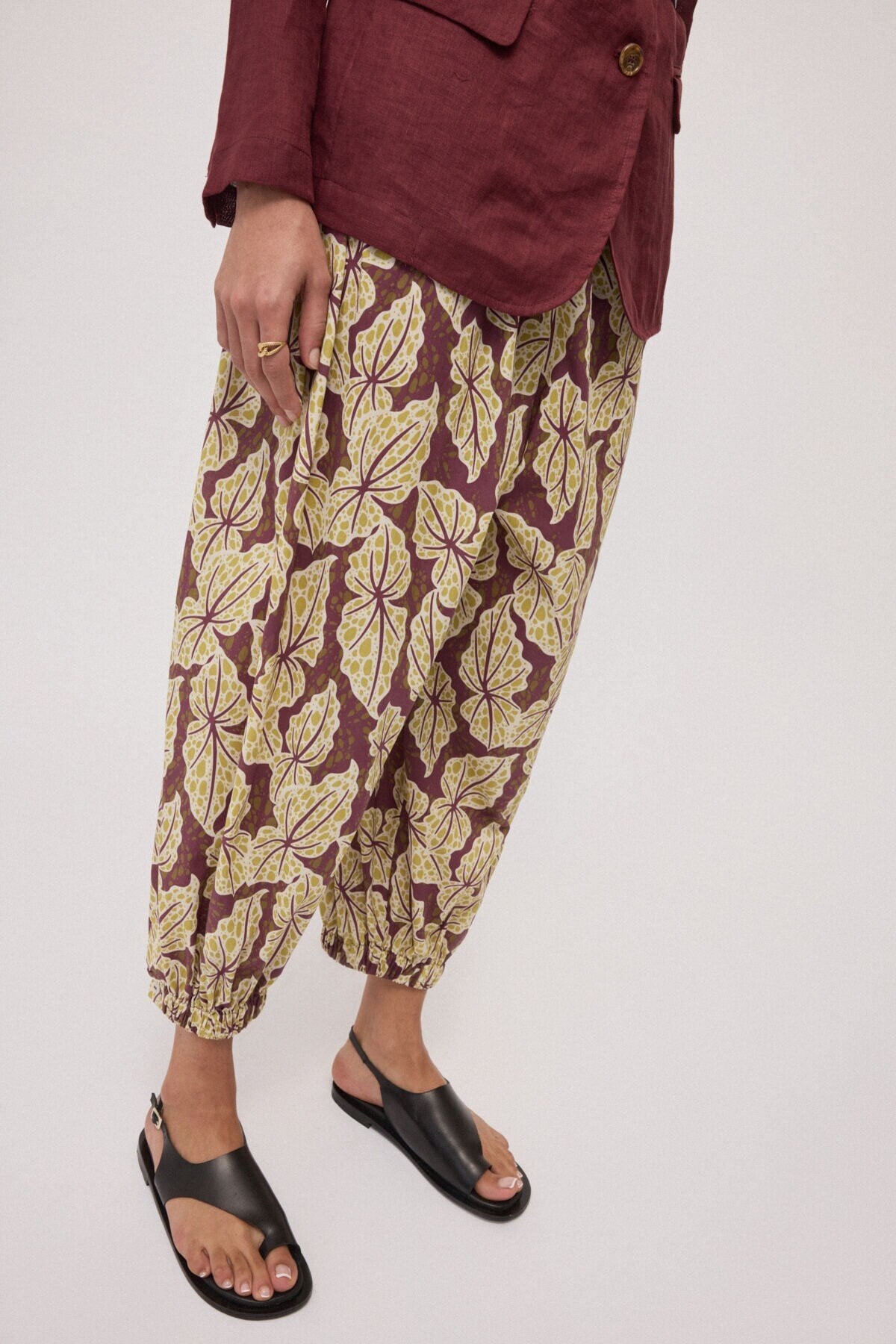 Leaf Print Cropped Jogger Pants