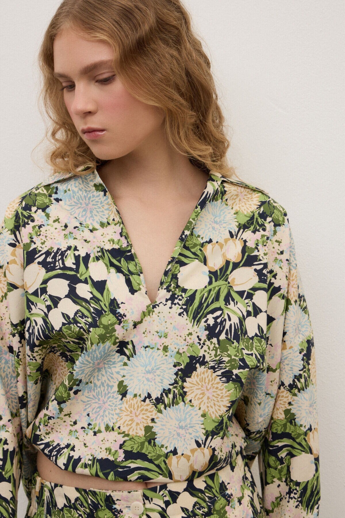 Cotton shirt with drawstring