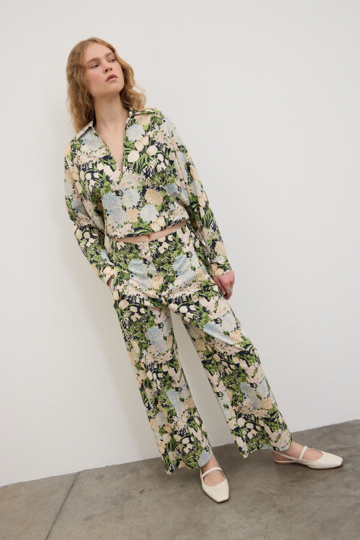 Cotton shirt with drawstring